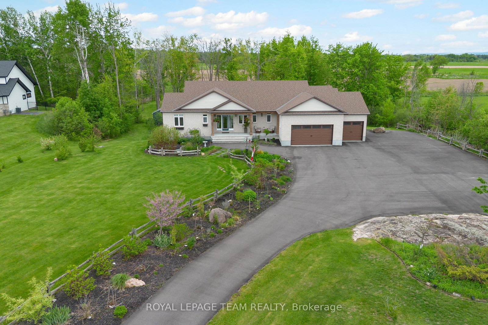 26-synergy-way-kanata-ontario-x13063308