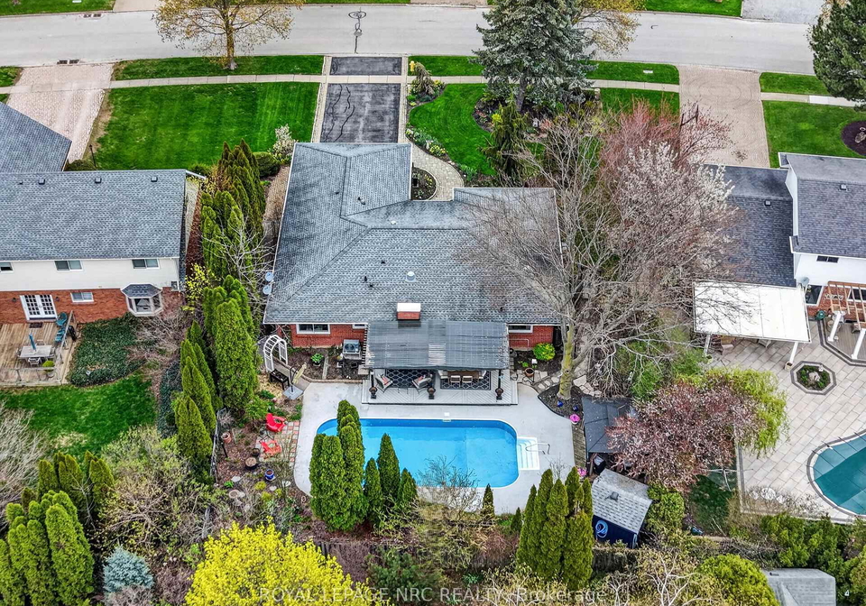 33-colonel-butler-crescent-niagara-on-the-lake-ontario-x13064172