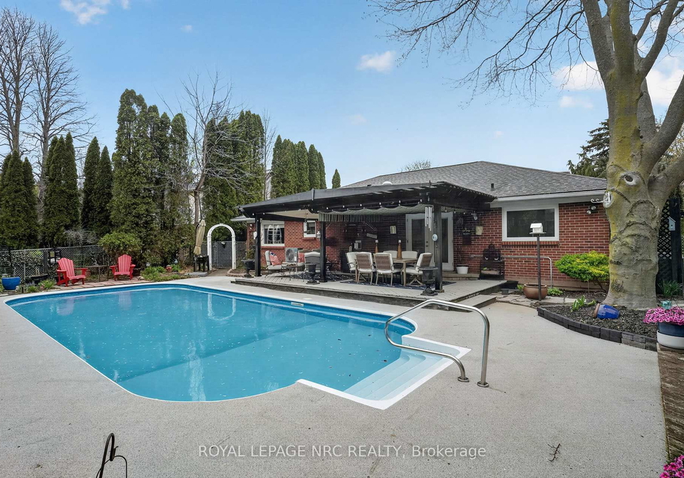 33-colonel-butler-crescent-niagara-on-the-lake-ontario-x13064172