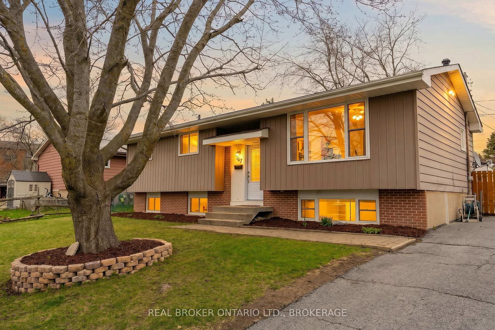 167-manitou-w-crescent-loyalist-ontario-x13064380