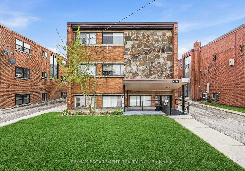 1254-fennell-avenue-e-hamilton-ontario-x13065096