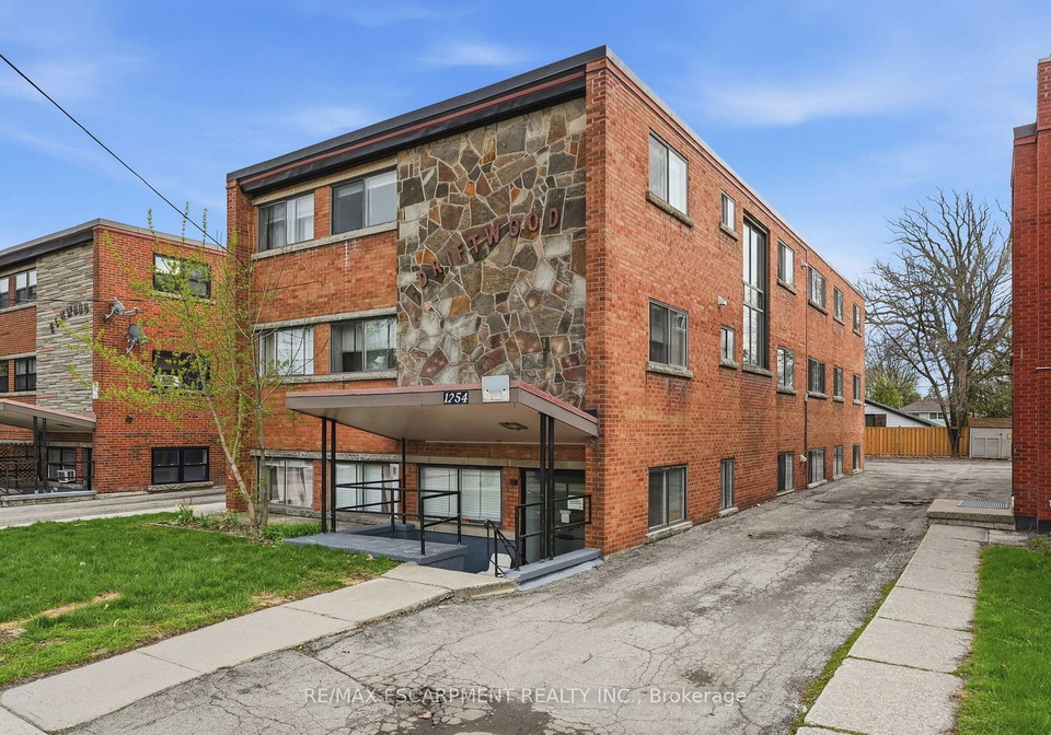 1254-fennell-avenue-e-hamilton-ontario-x13065096