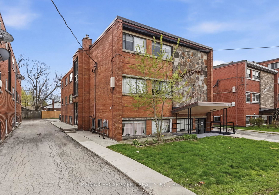 1254-fennell-avenue-e-hamilton-ontario-x13065096
