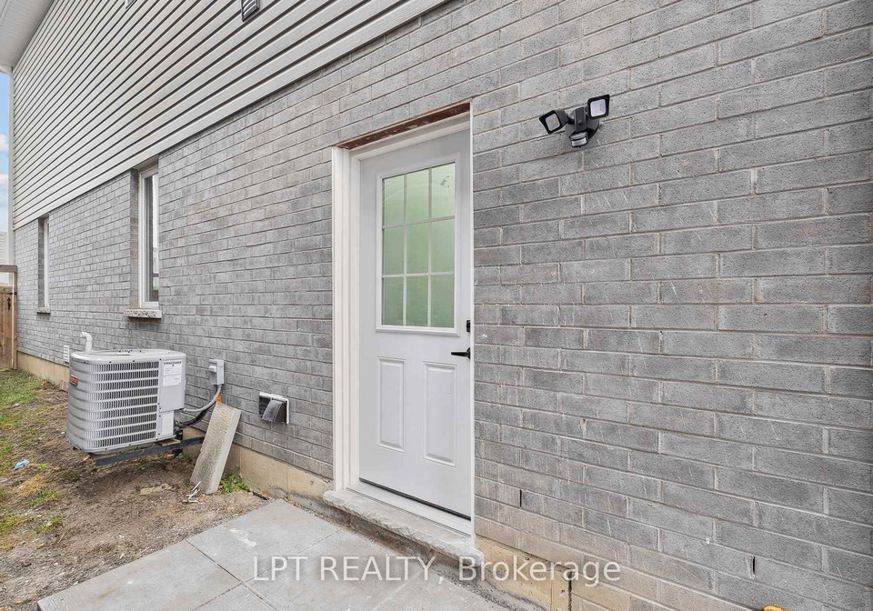 140-springvalley-crescent-hamilton-ontario-x13065174