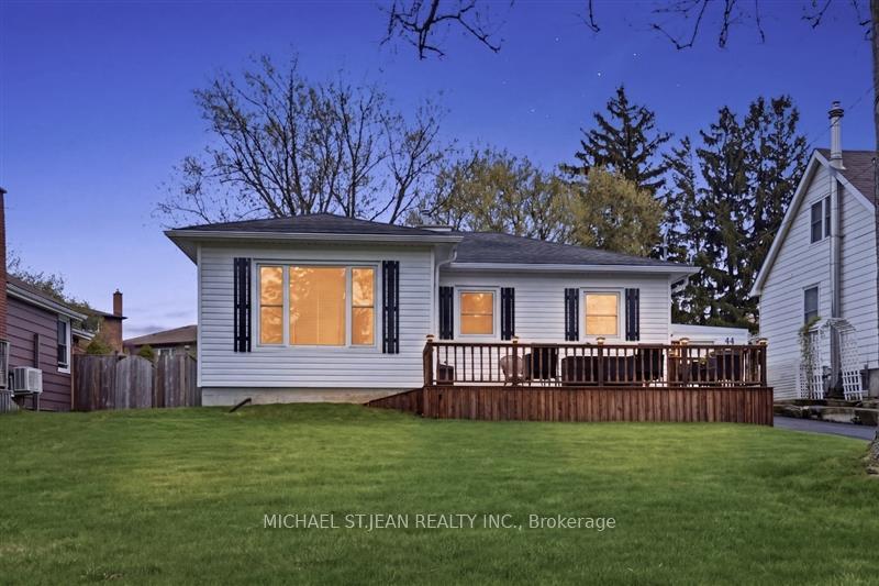 44-lake-avenue-n-hamilton-ontario-x13065862