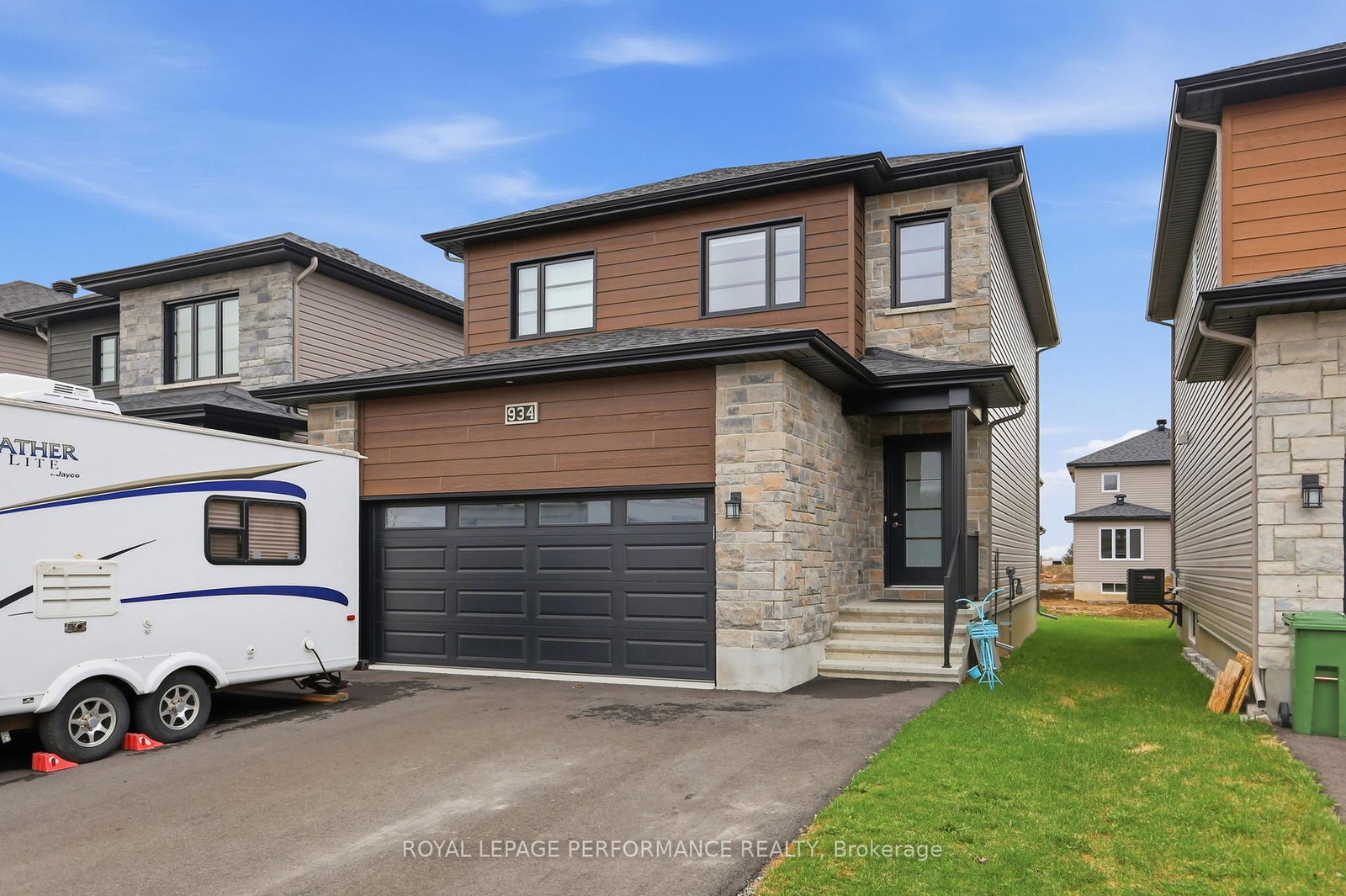 934-chablis-crescent-russell-ontario-x13066010