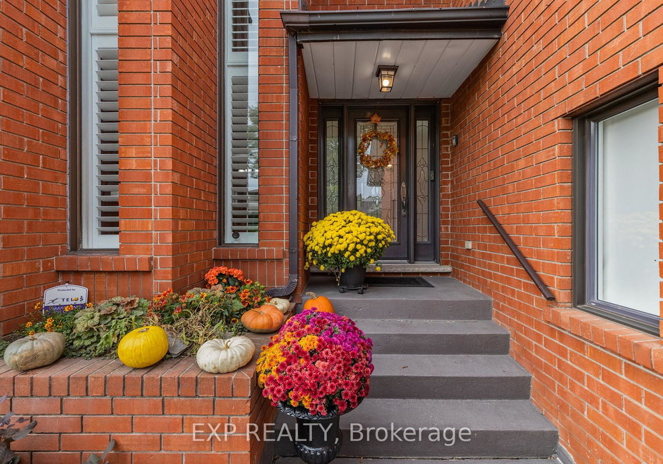 10-vega-crescent-hamilton-ontario-x13066800