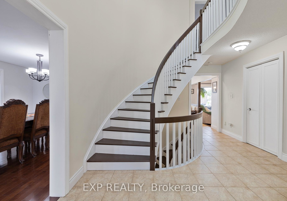 10-vega-crescent-hamilton-ontario-x13066800