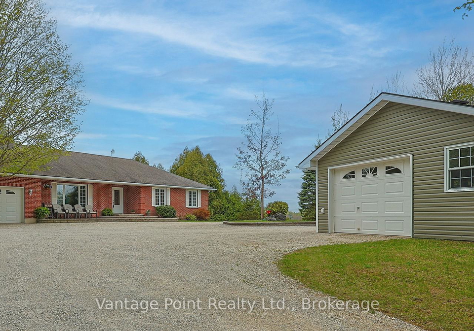 776761-10-highway-chatsworth-ontario-x13067114