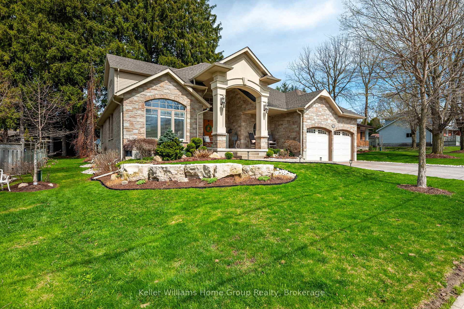 40-sophia-street-centre-wellington-ontario-x13067176