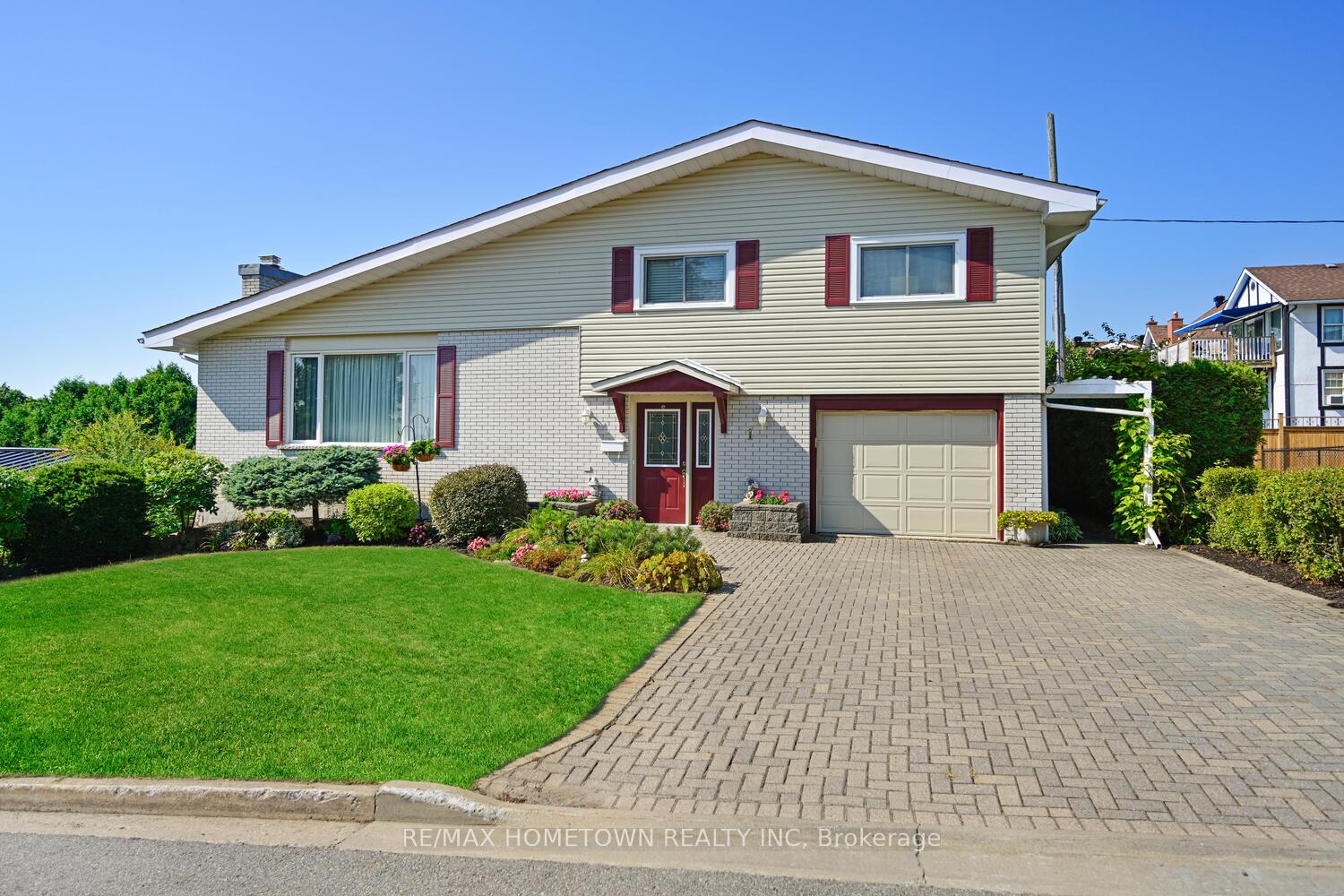 1-hardy-crescent-brockville-ontario-x13067362