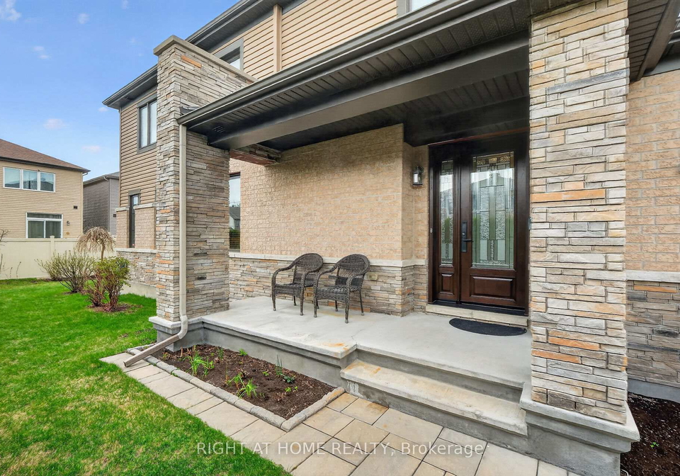 44-hawks-landing-crescent-ottawa-ontario-x13067450