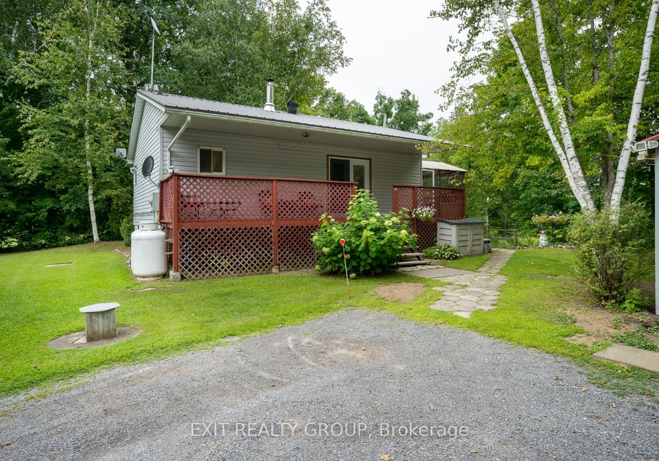 103-camp-lane-tweed-ontario-x13067776