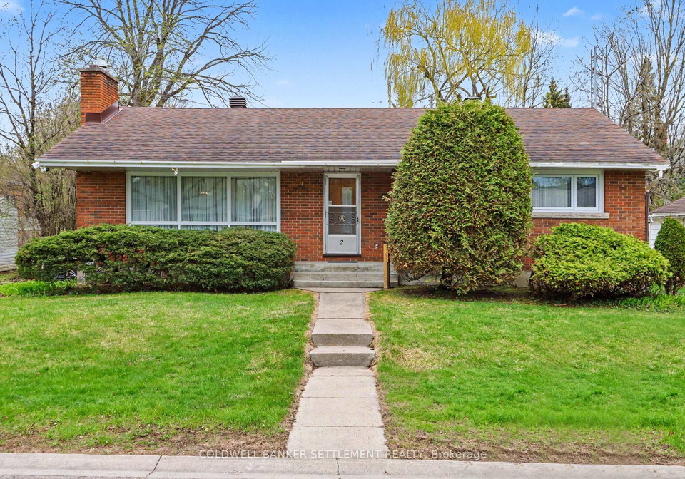 2-glenview-crescent-perth-ontario-x13067962