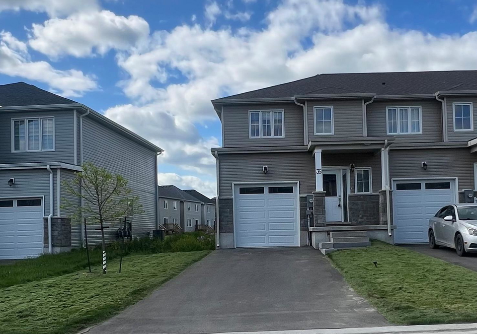 35-lincoln-drive-belleville-ontario-x13068060