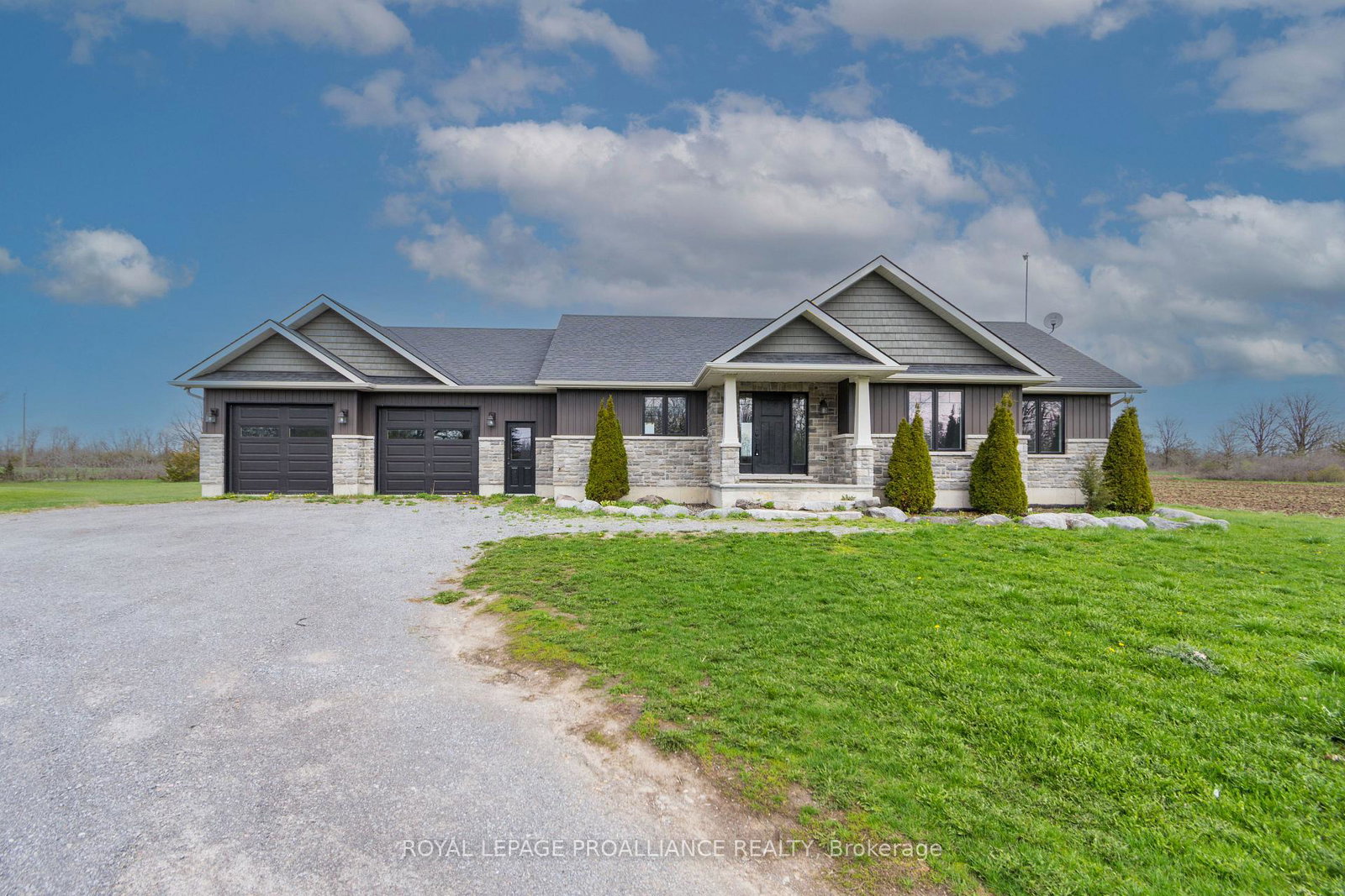 1585-casey-road-belleville-ontario-x13068068