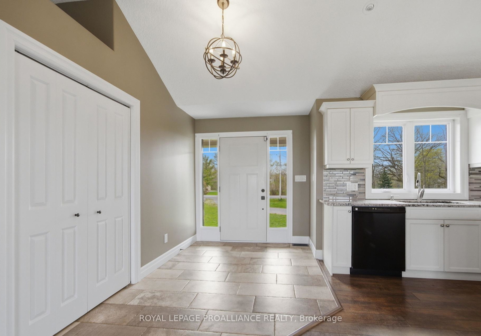1585-casey-road-belleville-ontario-x13068068
