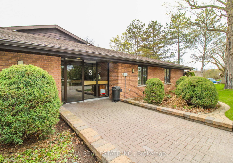 3-paddock-wood-peterborough-ontario-x13068606