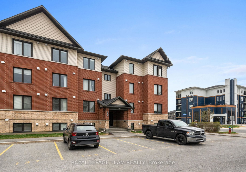 215-bluestone-private-ottawa-ontario-x13068856