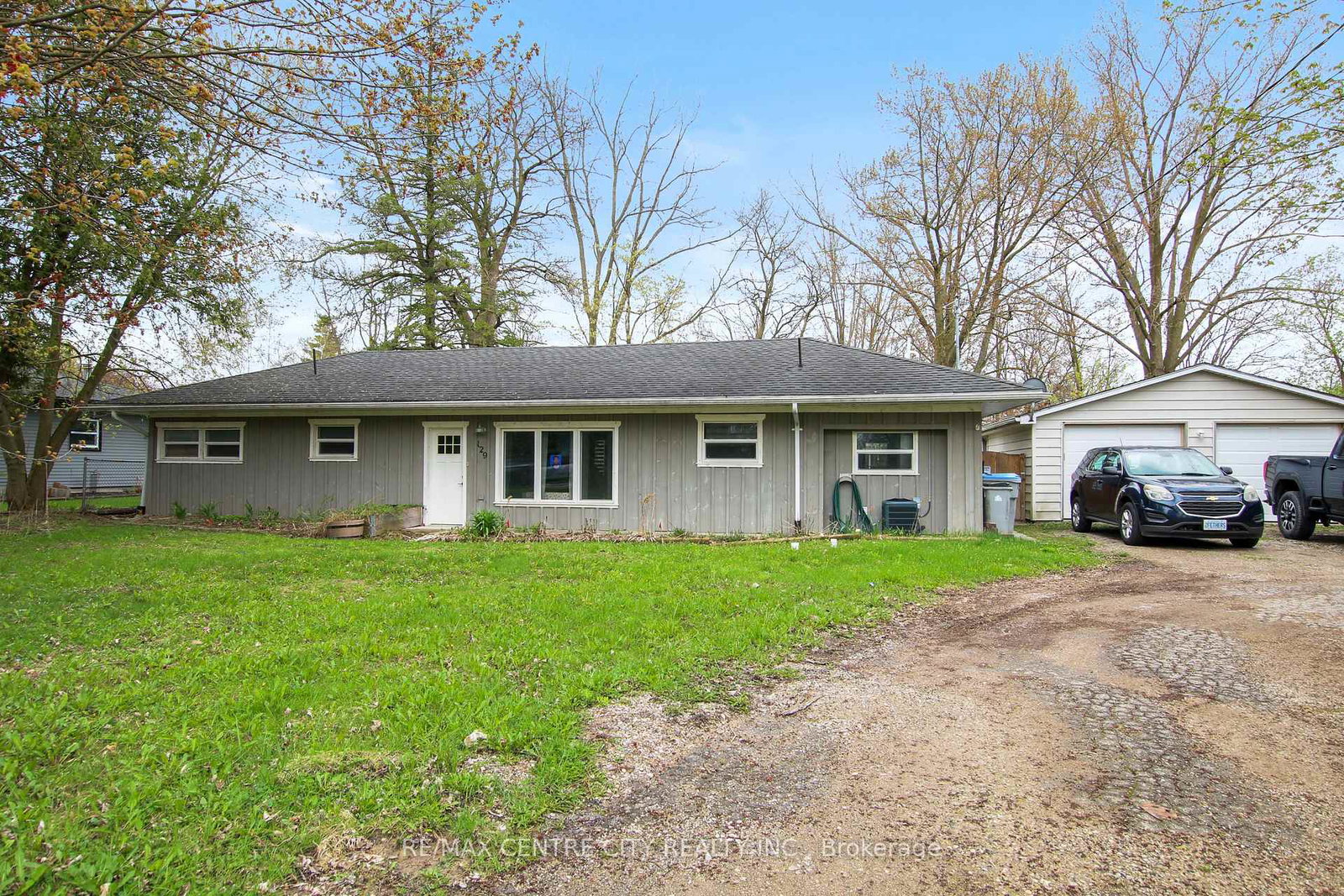 129-duchess-avenue-lucan-biddulph-ontario-x13068930