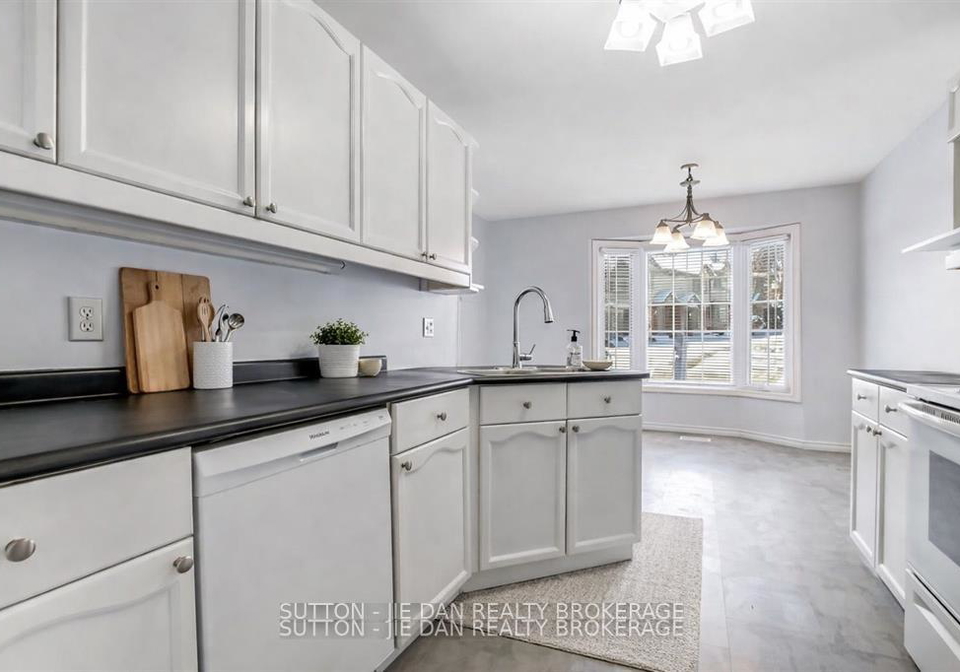 70-chapman-court-london-north-ontario-x13069038