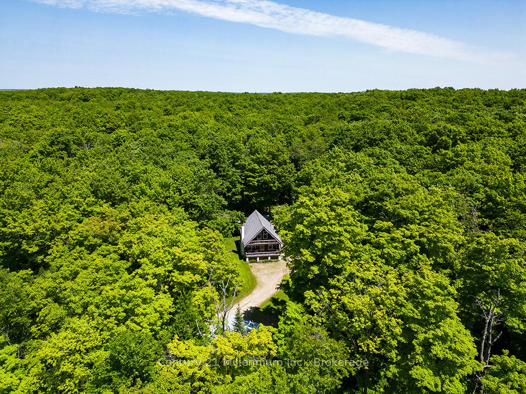 495115-grey-2-road-blue-mountains-ontario-x13069086