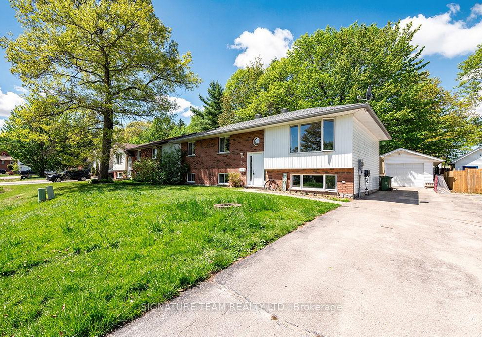 30-earl-street-petawawa-ontario-x13069480