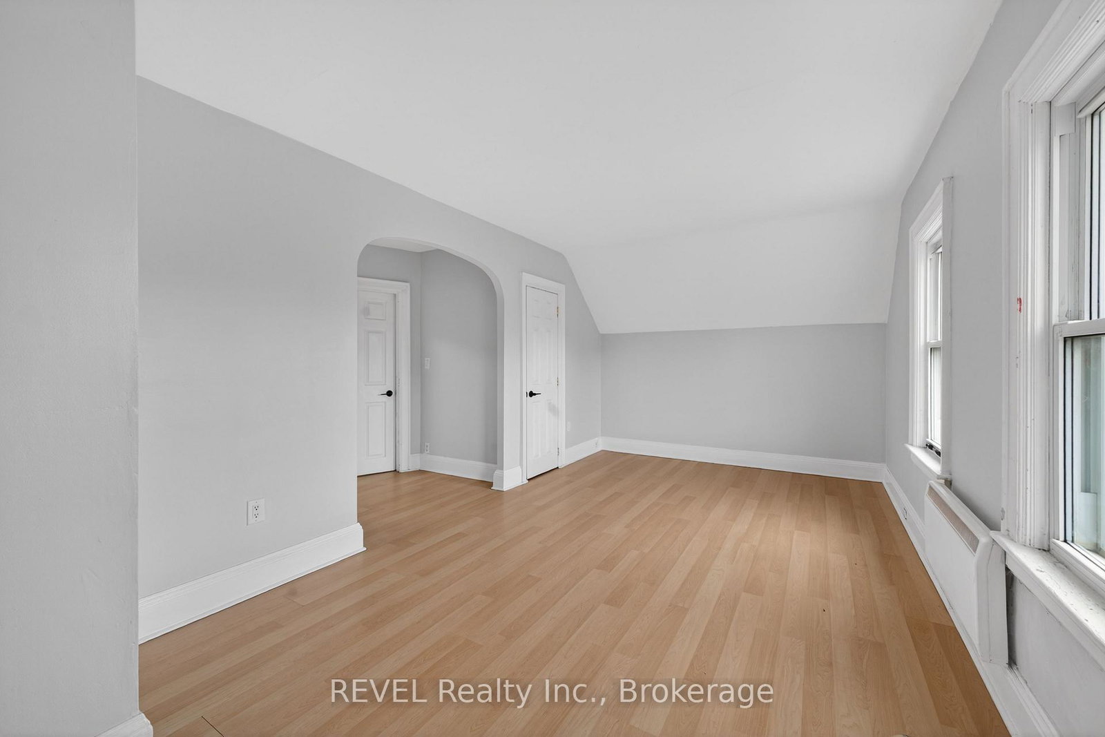 228-dufferin-street-fort-erie-ontario-x13070370
