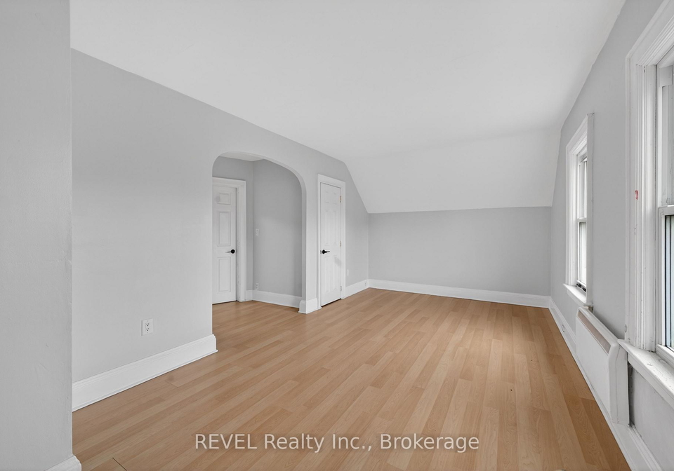 228-dufferin-street-fort-erie-ontario-x13070370