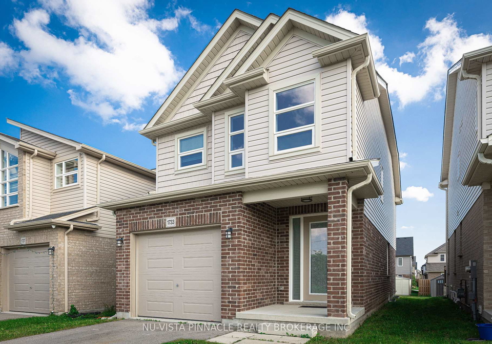 1733-ohanlan-crossing-london-north-ontario-x13070380