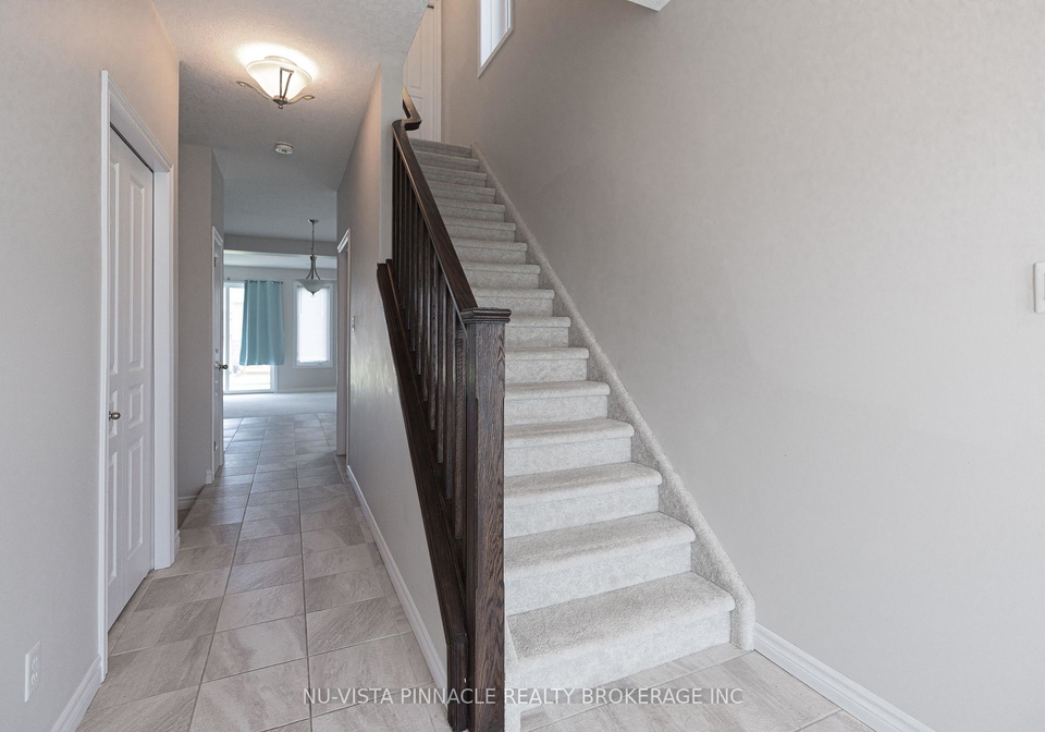 1733-ohanlan-crossing-london-north-ontario-x13070380