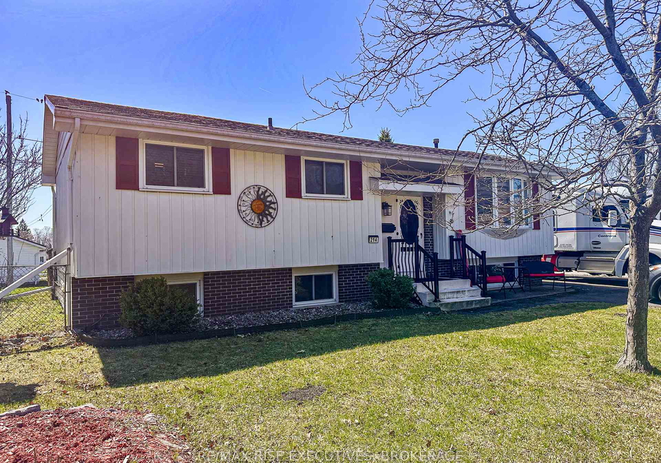 214-amherst-drive-loyalist-ontario-x13070400