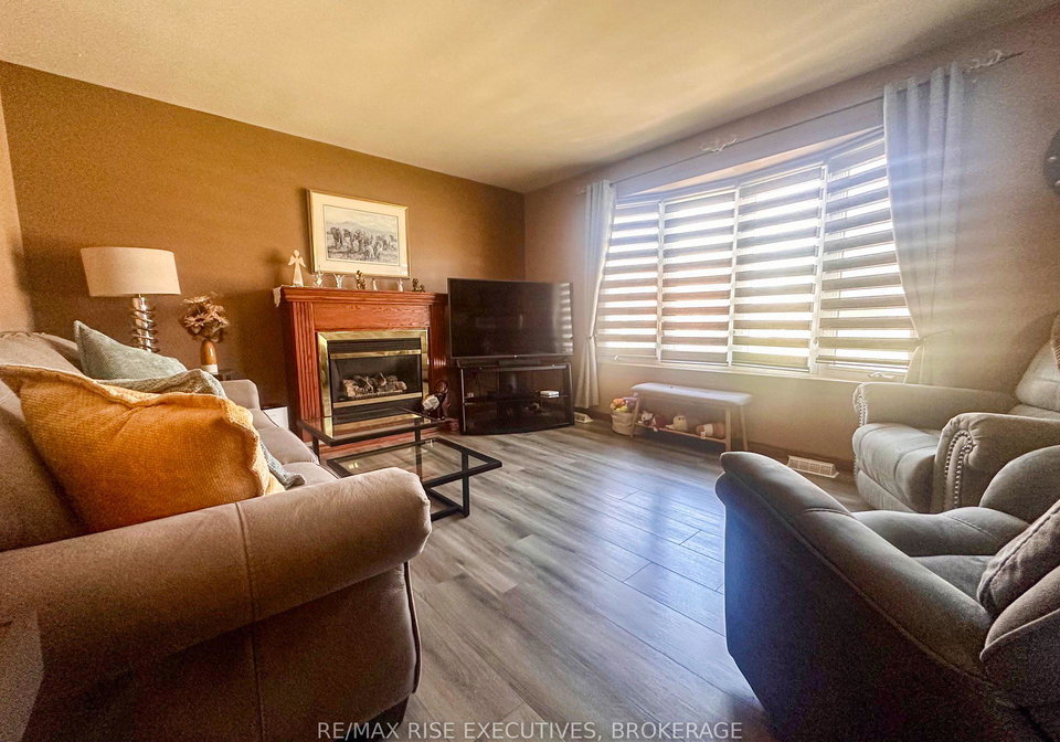 214-amherst-drive-loyalist-ontario-x13070400