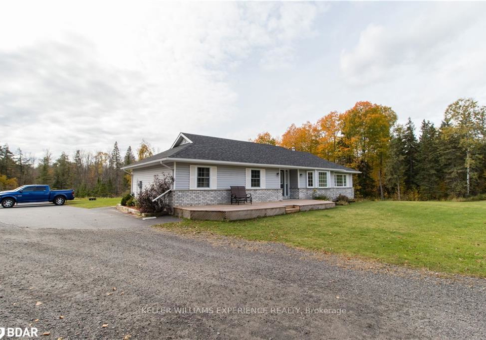 11153-522-highway-parry-sound-remote-area-ontario-x13070426