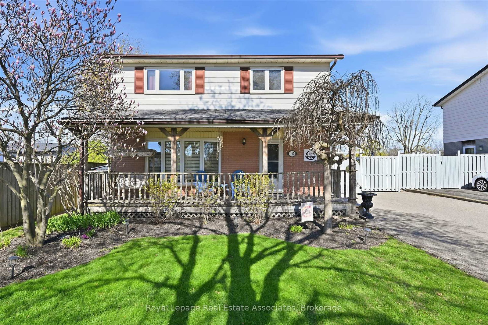 107-billington-crescent-hamilton-ontario-x13070548