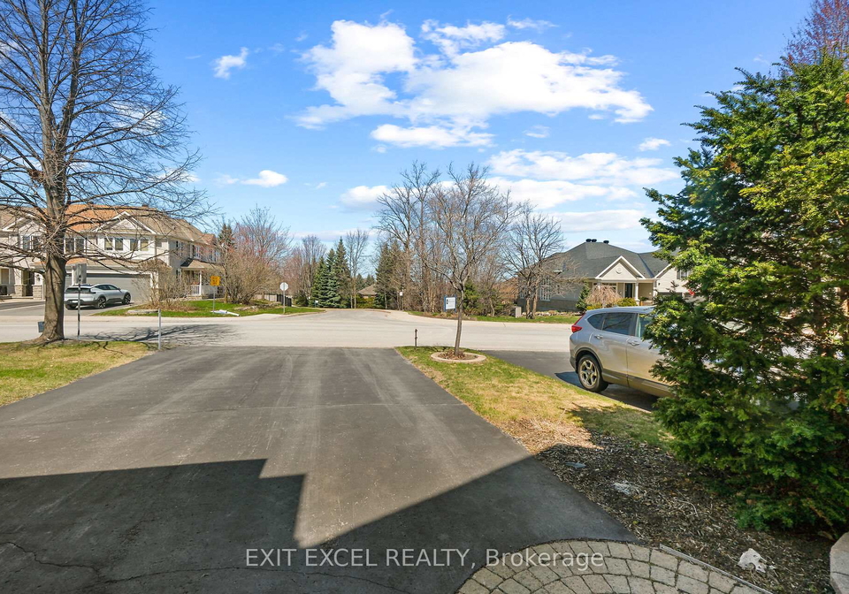 67-hawktree-ottawa-ontario-x13071688