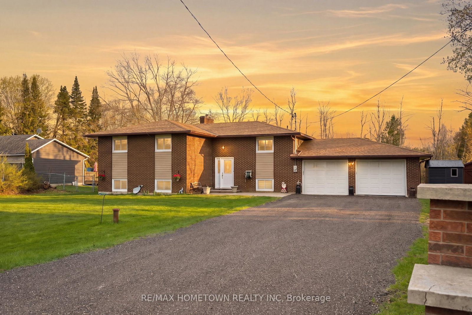 1223-eleanor-fulford-crescent-elizabethtown-kitley-ontario-x13072034