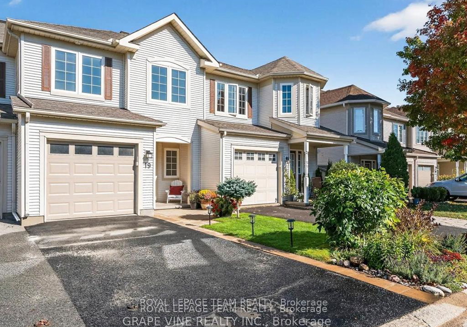 19-fieldberry-private-ottawa-ontario-x13072044