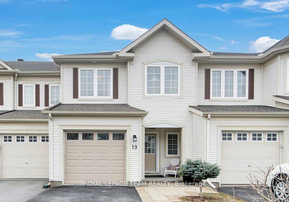 19-fieldberry-private-ottawa-ontario-x13072044