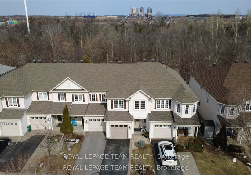 19-fieldberry-private-ottawa-ontario-x13072044