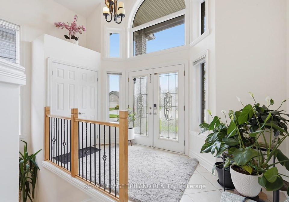 1687-seymour-crescent-london-north-ontario-x13072106