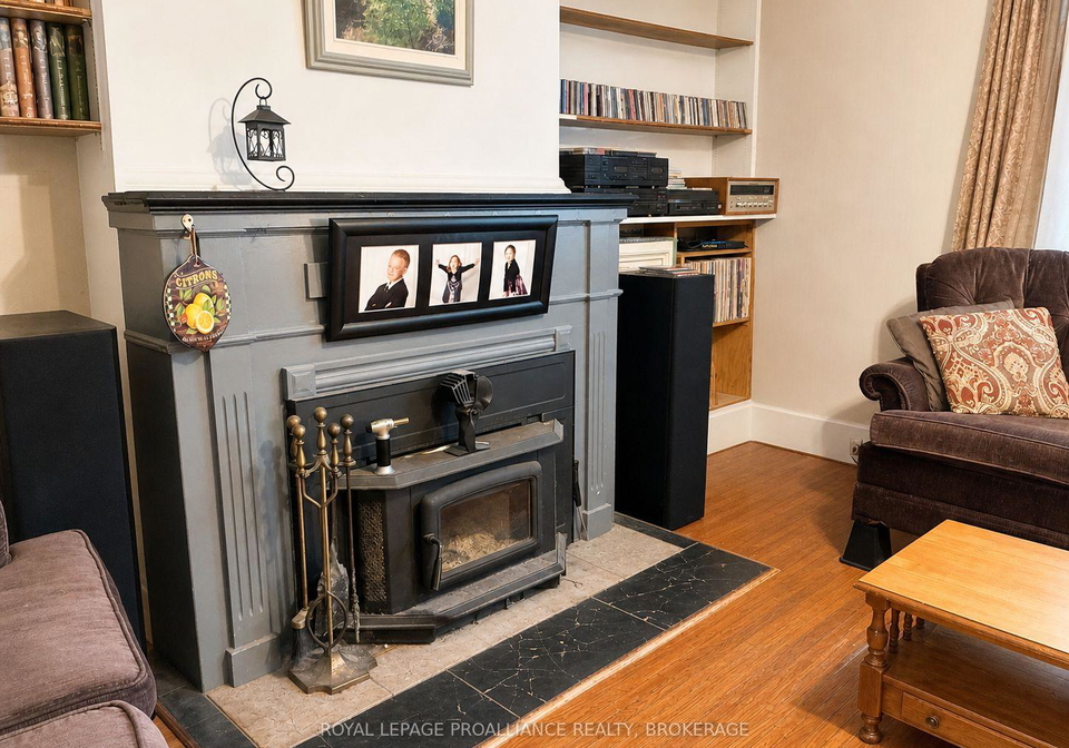 255-first-street-gananoque-ontario-x13072308