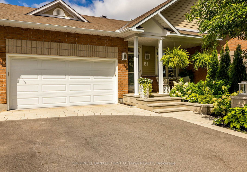 81-sable-run-drive-ottawa-ontario-x13072986