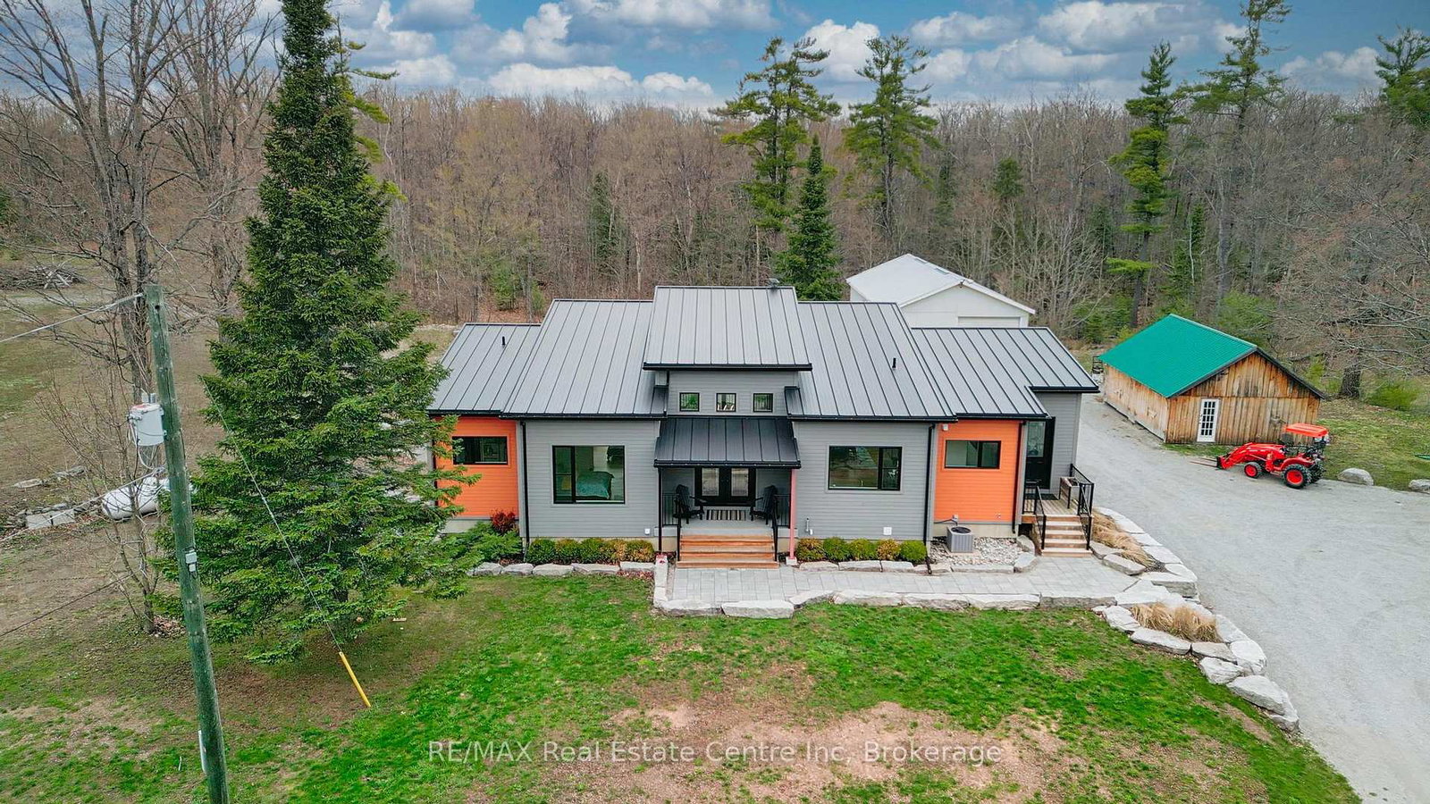 25-fire-route-129-trent-lakes-ontario-x13073008