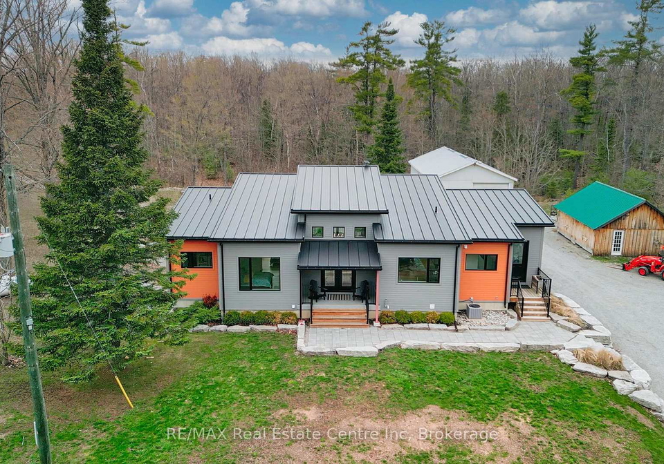 25-fire-route-129-trent-lakes-ontario-x13073008