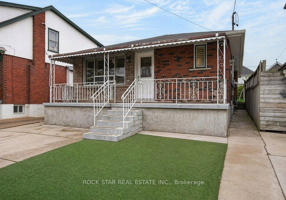 40-mayflower-avenue-hamilton-ontario-x13073220