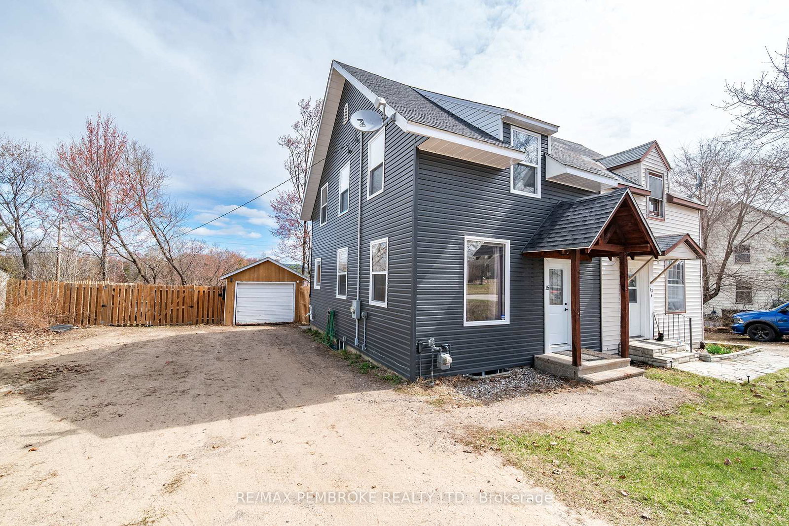 15-alder-crescent-deep-river-ontario-x13073354