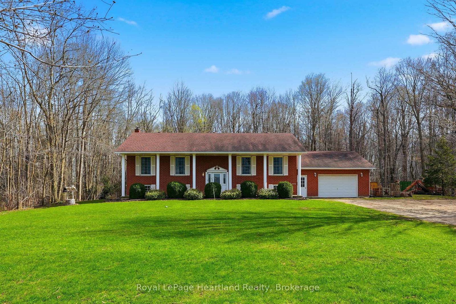 5427-highway-87-minto-ontario-x13073546