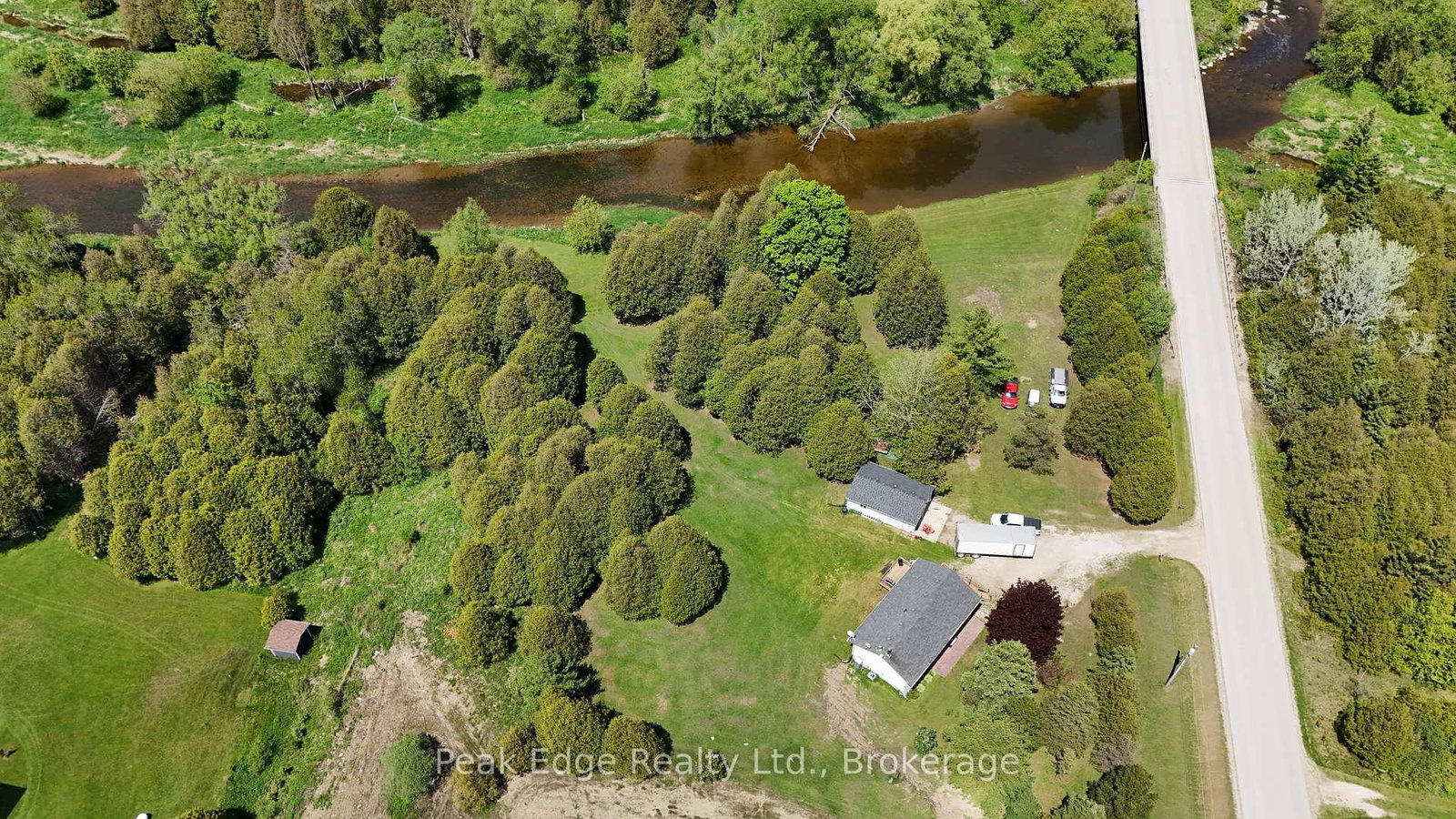 9840-baseline-road-minto-ontario-x13073834