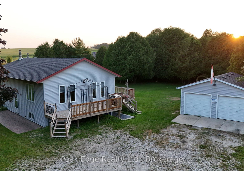 9840-baseline-road-minto-ontario-x13073834
